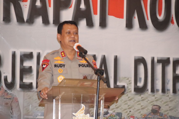 Polda Banten Raih Predikat...