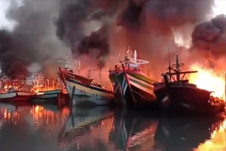 Terbakar Hebat, Belasan...