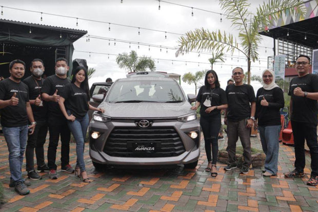 Kalla Toyota Luncurkan...