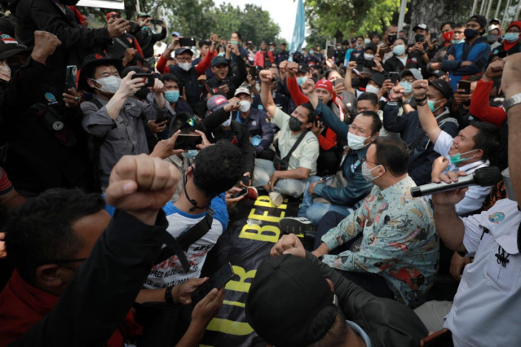 Anies Temui Buruh, Teriakan...