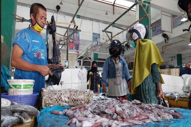 Cuaca Buruk, Harga Ikan...