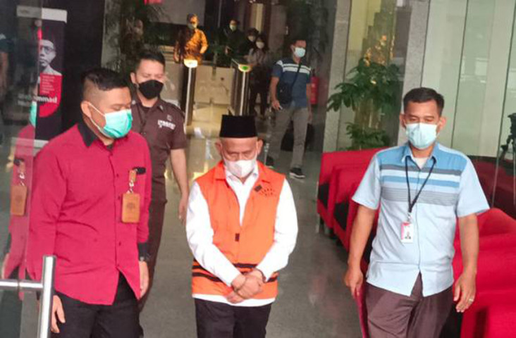 Bukan Cuma Suap Proyek,...
