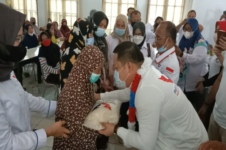 Jumat Berkah, Partai...