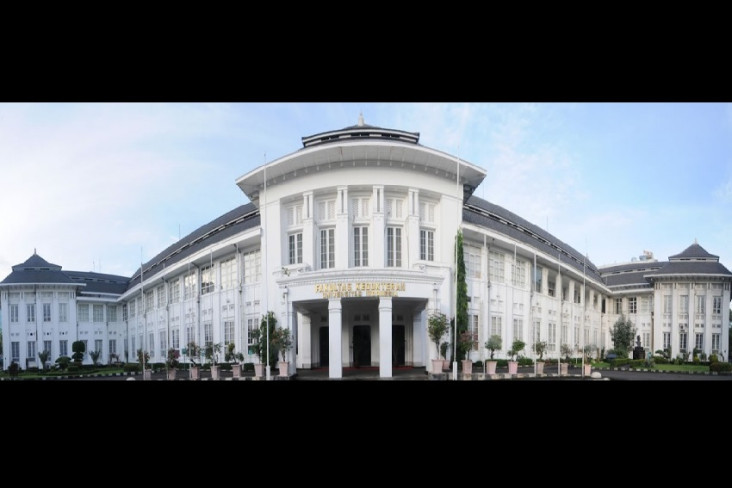 Biaya Kuliah Jurusan...