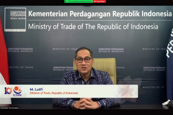 Mendag Lutfi Ajak Anak...