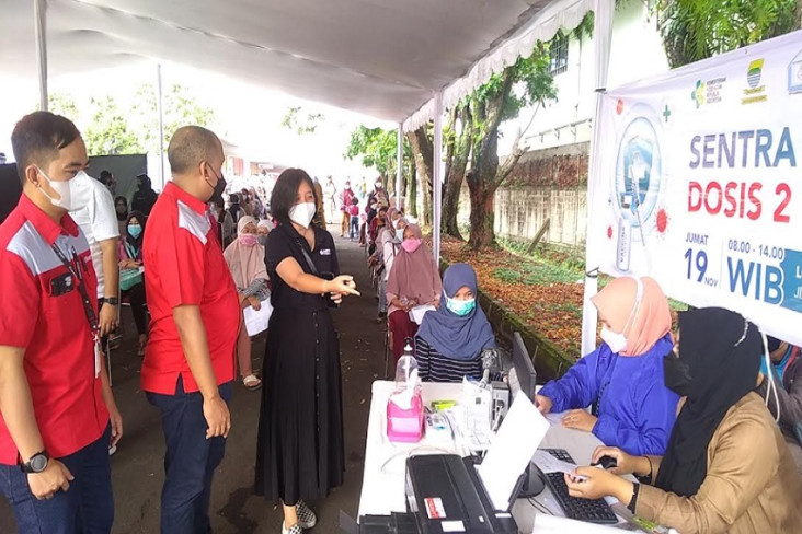 Ratusan Warga Antusias...