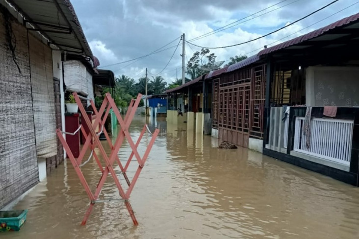 Air Setinggi 1,5 Meter...