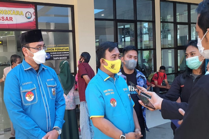 Benteng Pemersatu Umat,...