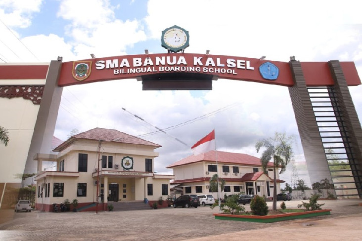10 Sekolah Terbaik di...