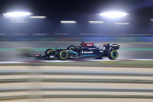 Formula 1: Lewis Hamilton...