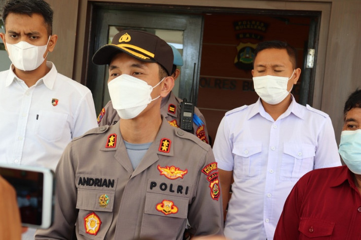 Viral, Rebutan Pacar...