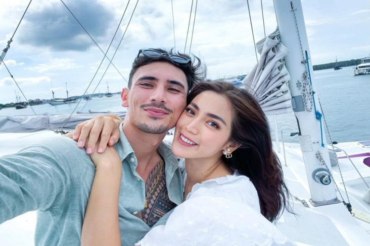 Perut Buncit Jessica...