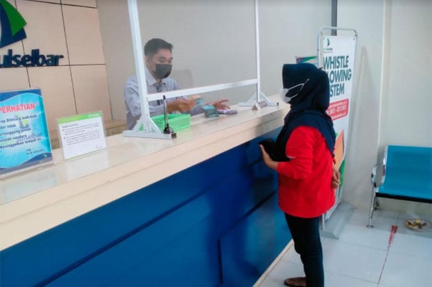 Bank Sulselbar Resmikan...