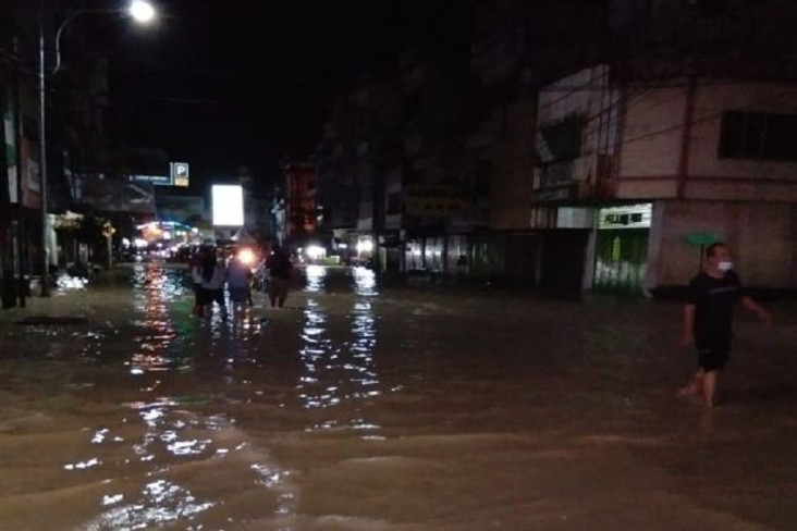 Banjir di Kota Tebing...