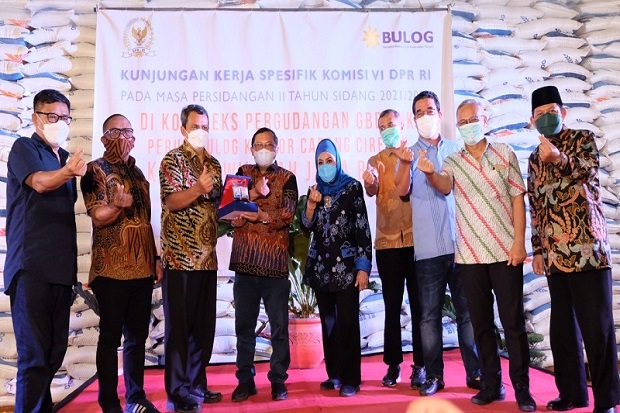 Komisi VI Kunjungi Gudang...