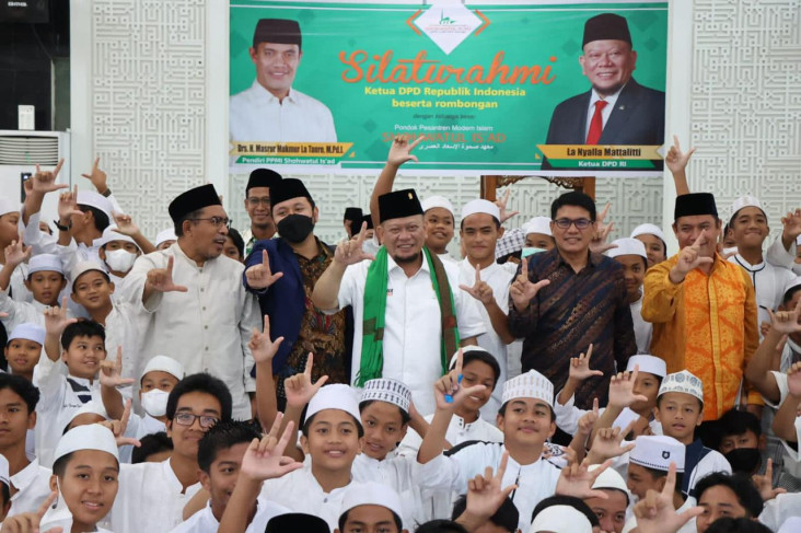 Ketua DPD RI: Santripreneur...