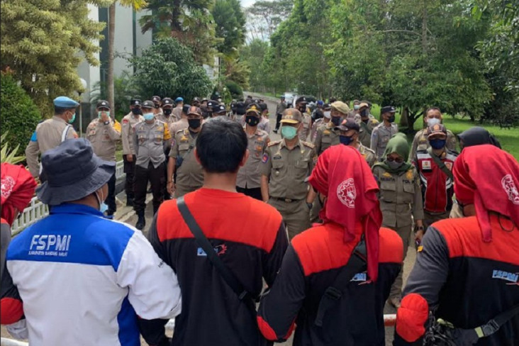 Usai Long March dan...