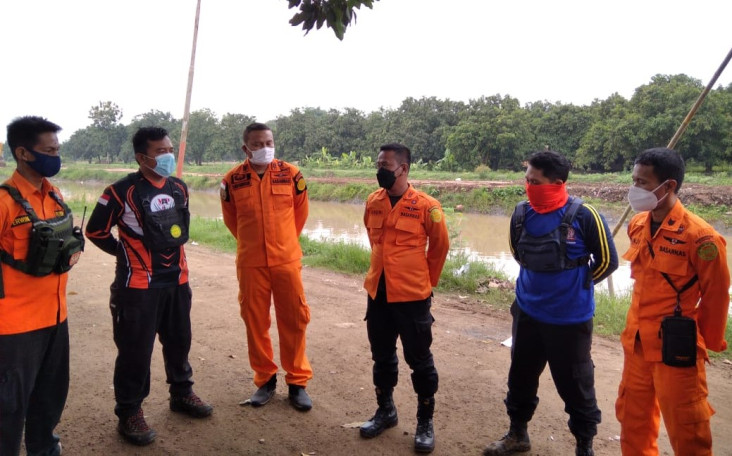 Cari Korban Perahu Terbalik,...