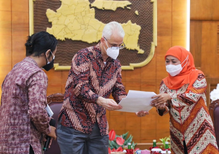Bangun Jalur Rel Kereta...