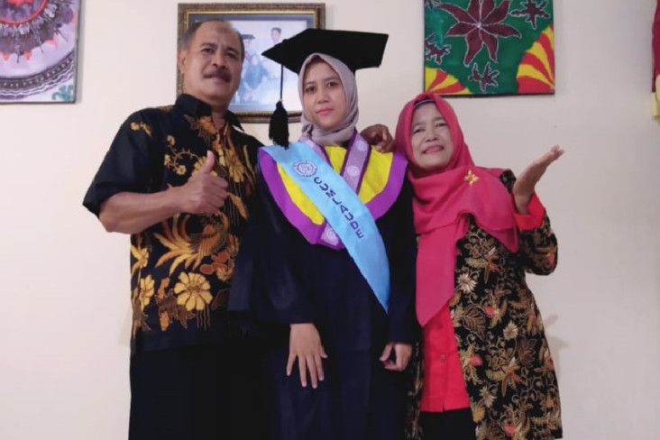 Haalin Mawaddah, Lulusan...