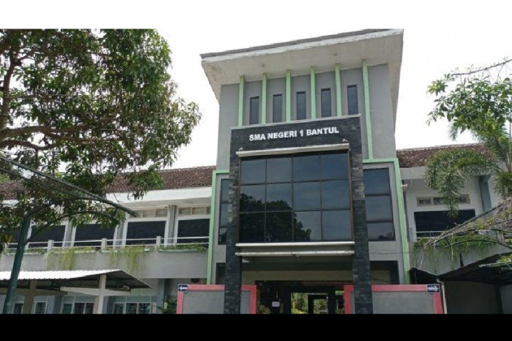 10 Sekolah Terbaik di...