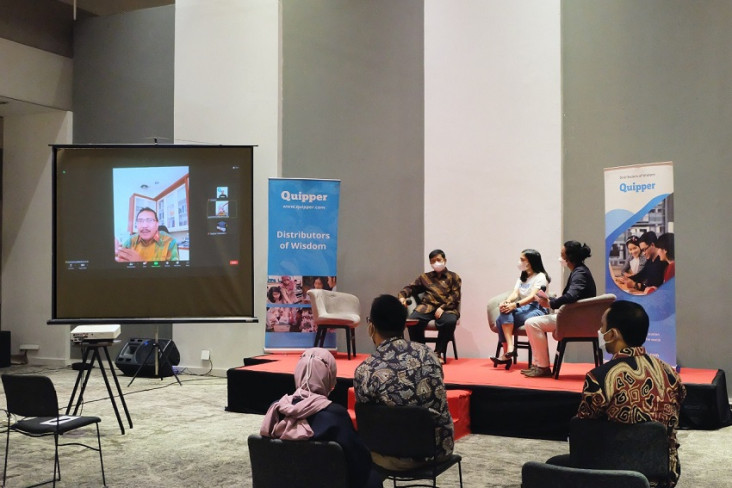 Pendekatan Hybrid Learning...
