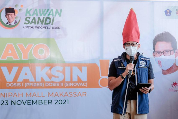 Masyarakat Serbu Sentra...