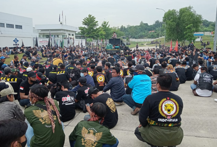 Ribuan Orang dari 2...