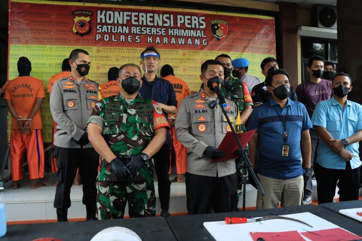 Polisi Tetapkan 5 Tersangka...