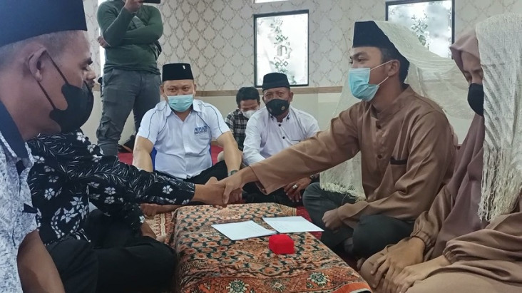 Terjerat Kasus Pemalsuan,...