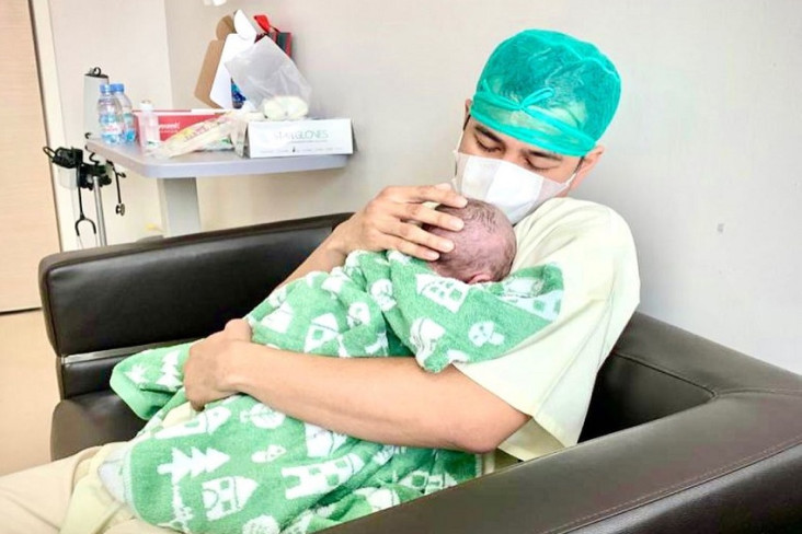 Sang Adik Lahir, Raffi...