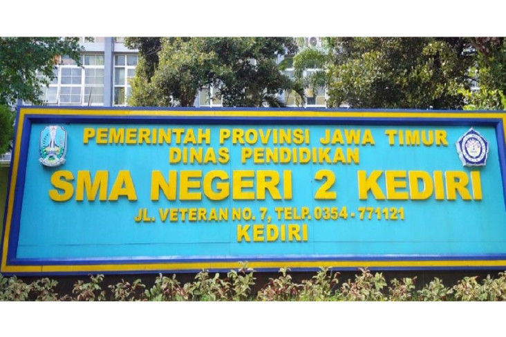 10 Sekolah Terbaik di...