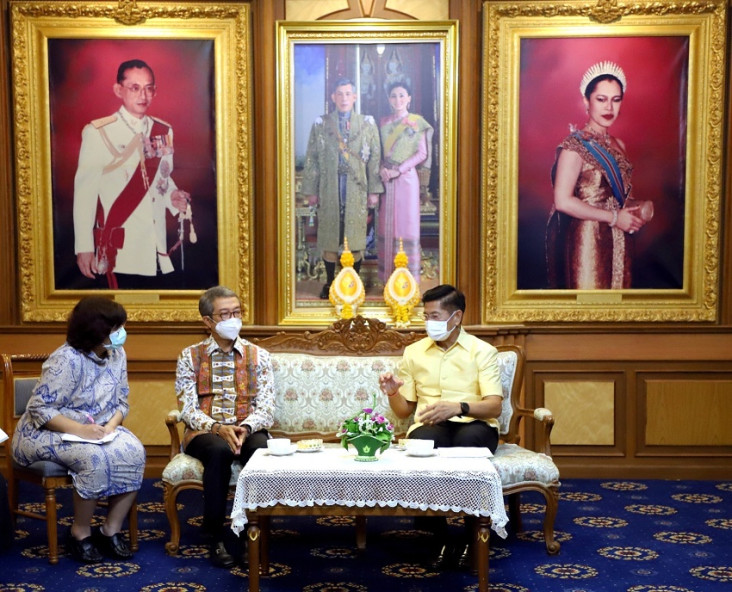 Berkunjung ke Phitsanulok,...