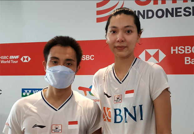 Tangis Gloria Pecah...