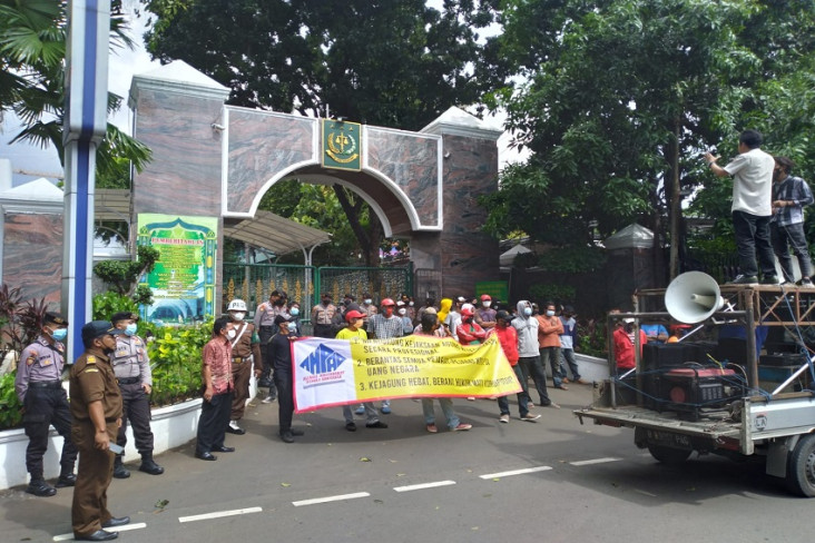 Kebijakan Jaksa Agung...