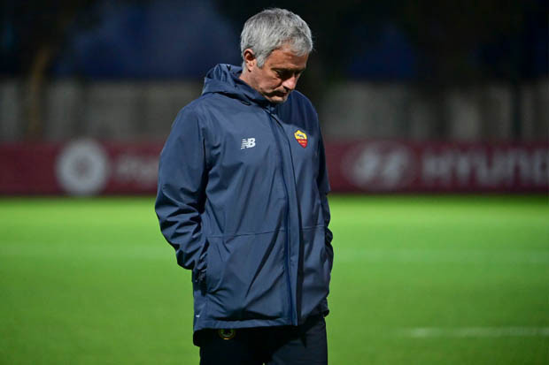 Problem Mourinho Jelang...