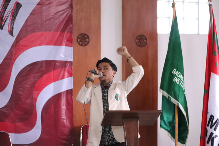 Abu Muhammad Farhan...