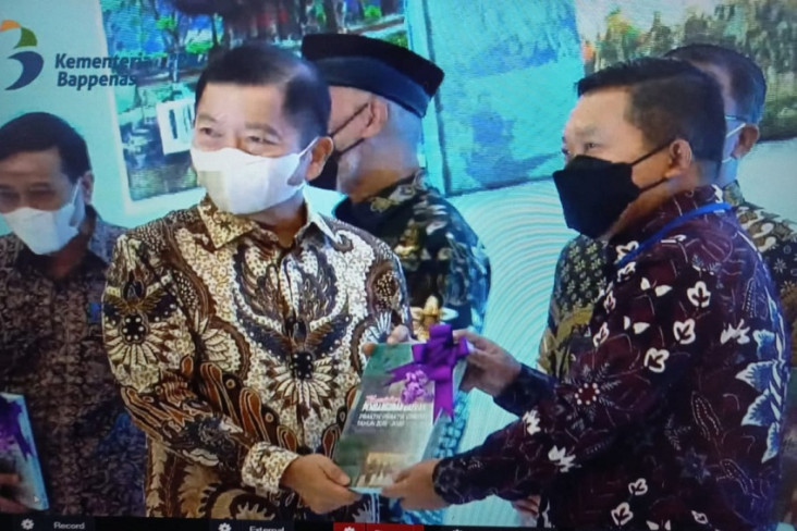 Kabupaten Banggai Terima...