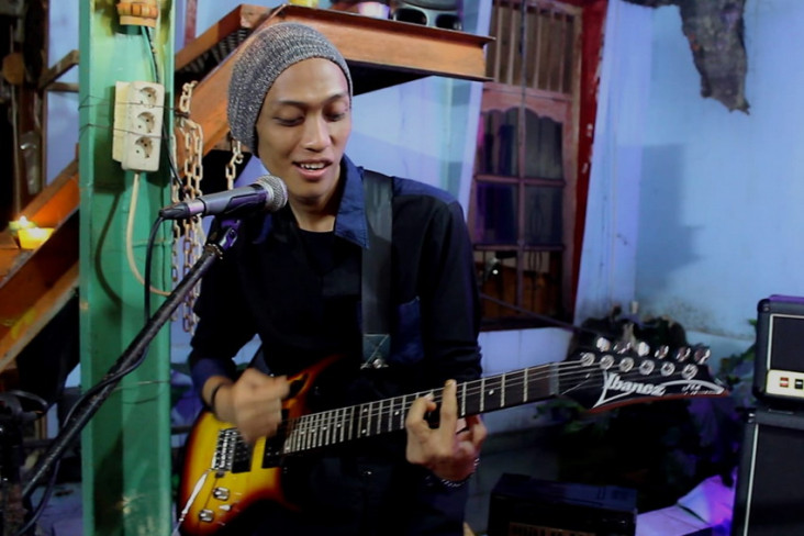 Rajut Asa di Dunia Musik,...