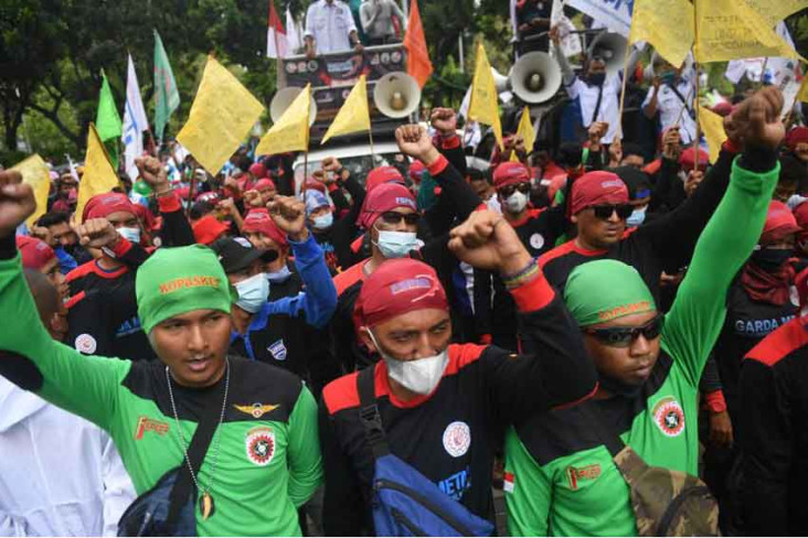 Buruh Tinggalkan Lokasi...