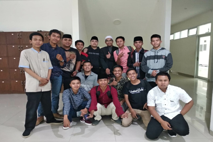 Kuliah di UIKA Bogor,...