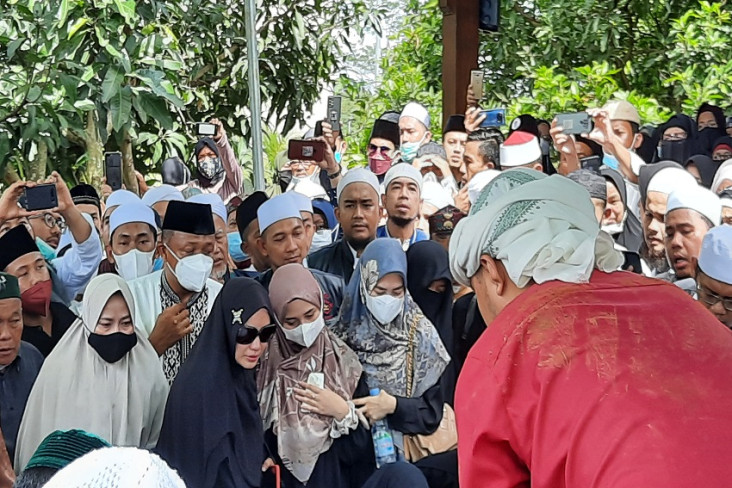 Lantunan Salawat Iringi...