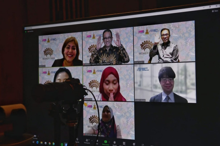 Anies Bagi Pengalaman...