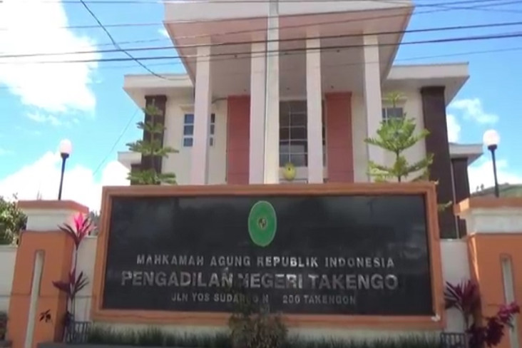 Gugatan Pejabat Cantik...