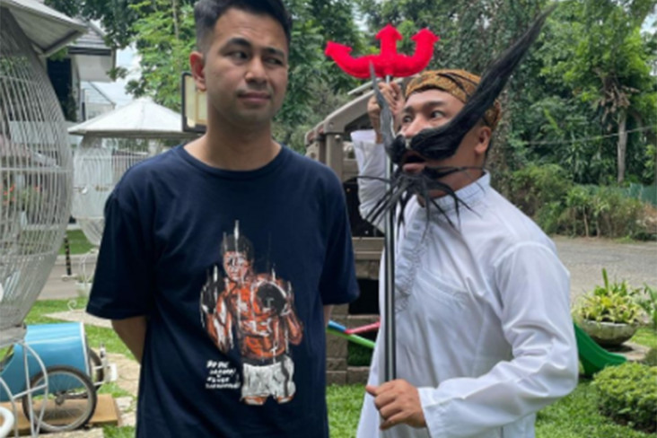 Belasan Tahun Kerja,...