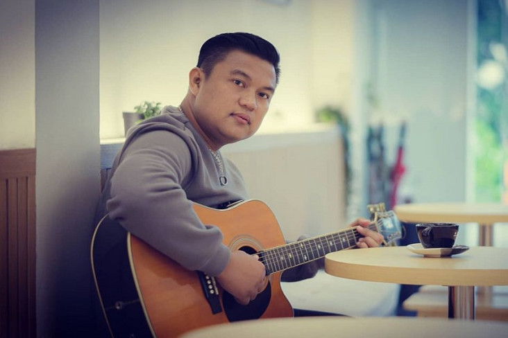 Posan Tobing Gugat Warner...