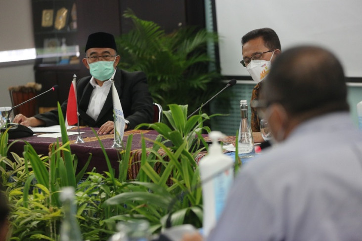 Sambangi Kantor PGI,...