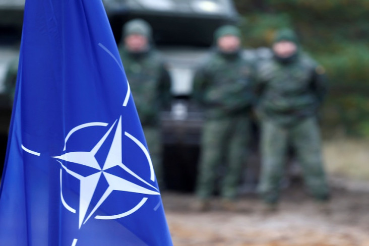 NATO Ancam Rusia dengan...
