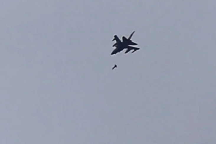 Koalisi Arab Bombardir...