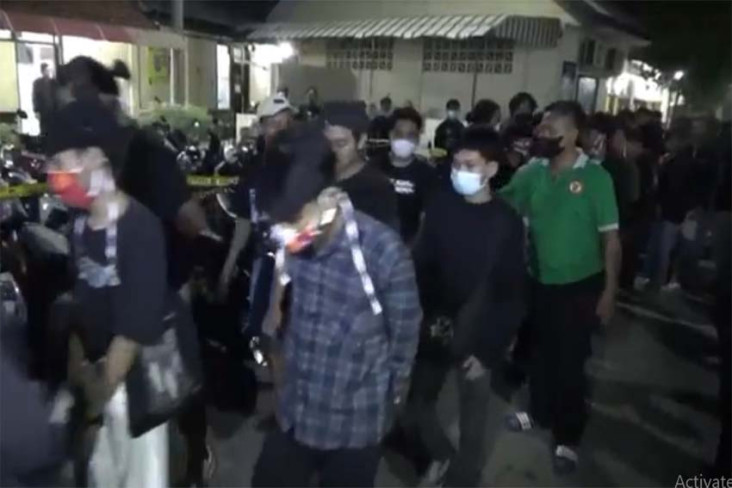 Bentrok Suporter Persip...